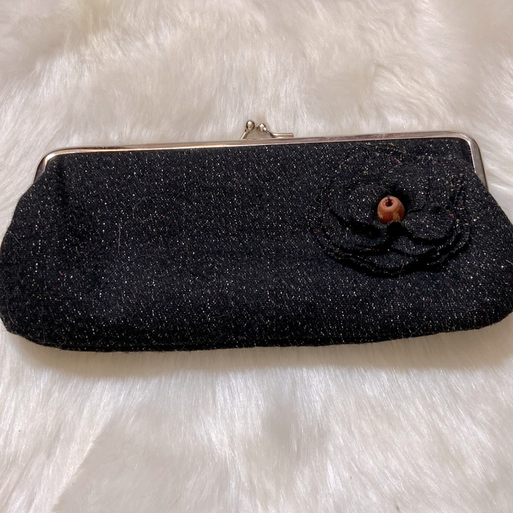 Cute old navy vintage kiss lock purse/clutch